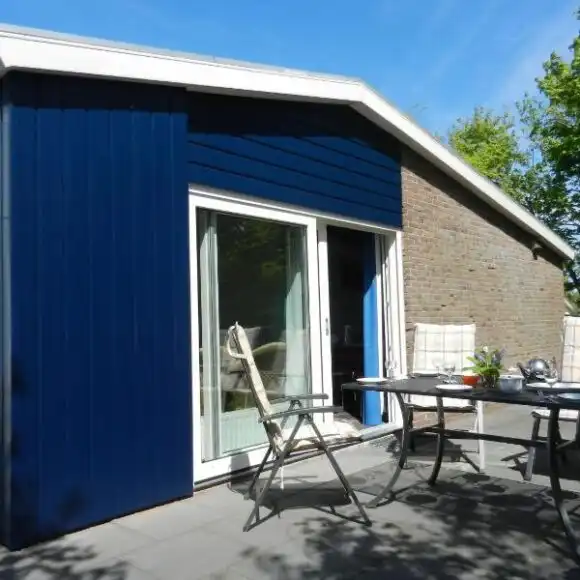 Detached bungalow in Nes on Ameland with spacious terrace | vakantiehuis Ameland | Booking.com
