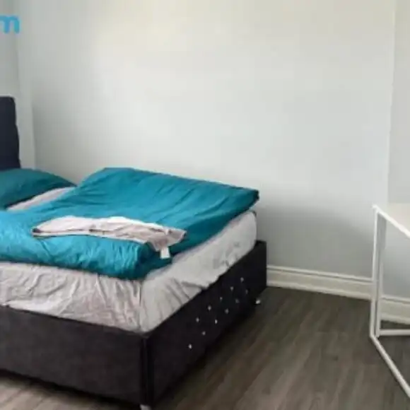 3 Bedroom House In Toronto Acnetflixtvwifi | hotel Toronto | Trivago