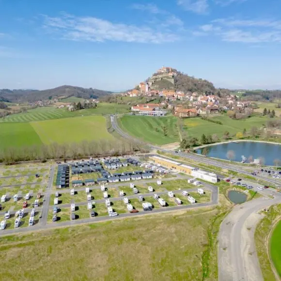 Camping Resort Riegersburg | camping Oostenrijk | Booking.com