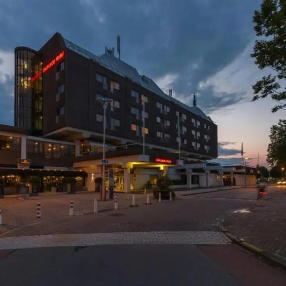 Leonardo Hotel Lelystad City Center | hotel Marker Wadden | Booking.com
