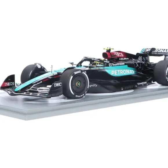 Mercedes-AMG F1 W15 E Performance – Modelauto schaal 1:18 | House Of Model Cars