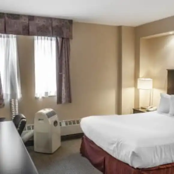 Econo Lodge Inn & Suites Downtown Toronto | hotel Toronto | Trivago