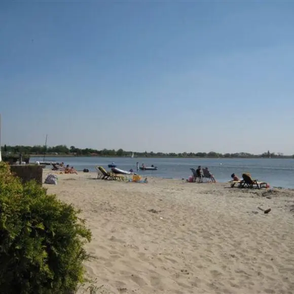 Recreatieoord Veluwe Strandbad | kamperen Marker Wadden | ANWB