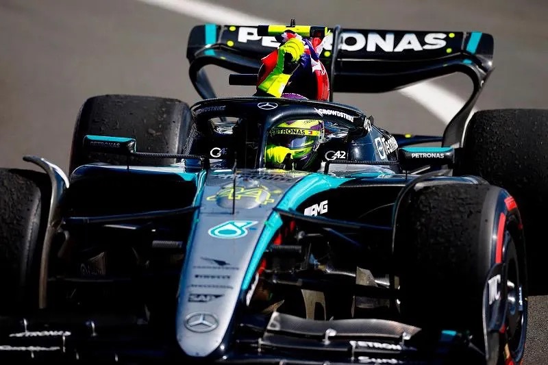 Mercedes-AMG F1 W15 E Performance – Modelauto schaal 1:12