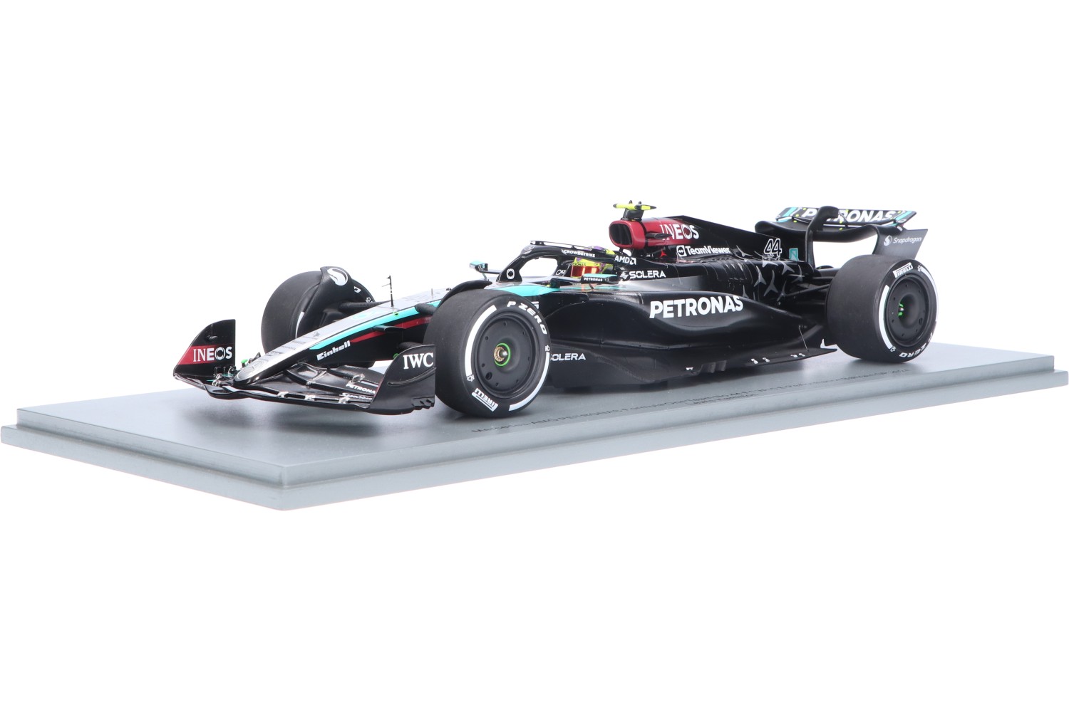 Mercedes-AMG F1 W15 E Performance – Modelauto schaal 1:18