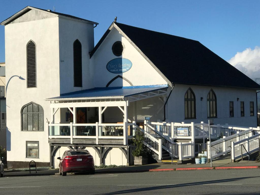 Char’s Landing Hostel