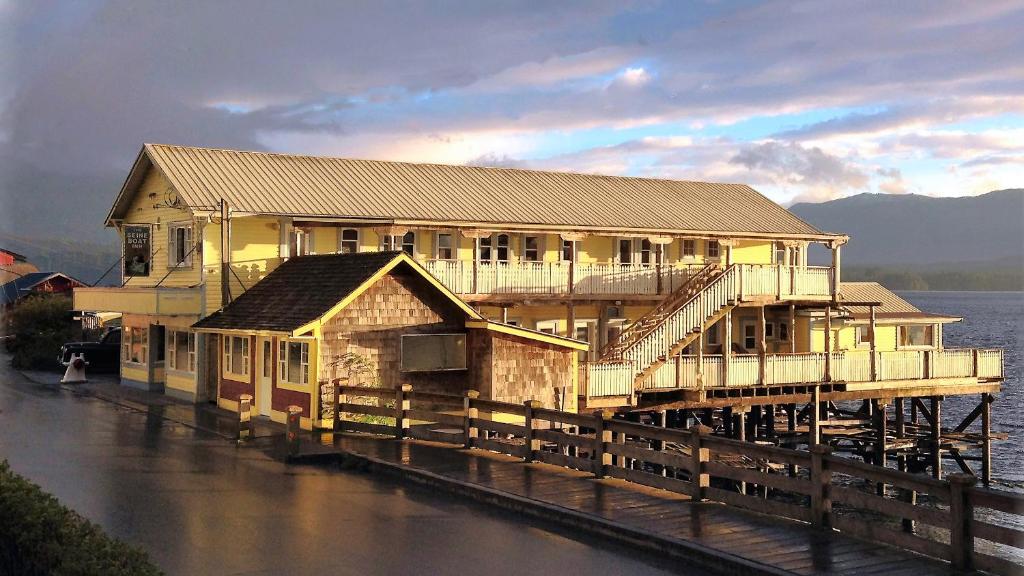 Seine Boat Inn