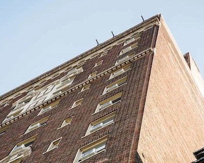 Riverside Tower Hotel