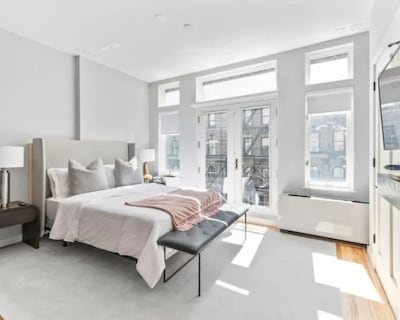 Luxe Studio W Juliet Balcony In Upper East