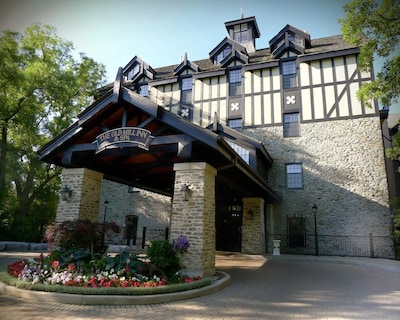 Old Mill Toronto Hotel