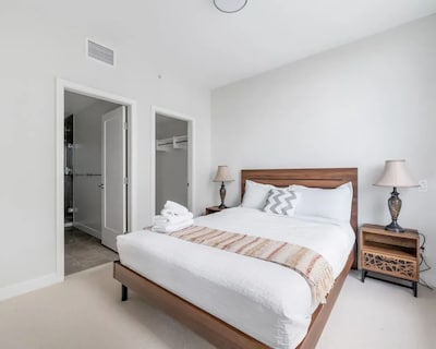 Urban Oasis: Stylish Apartment Retreat At Ubc