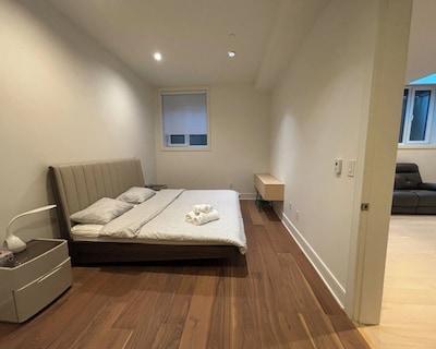 Cozy Bedroom with Private Bathroom in Vancouver West