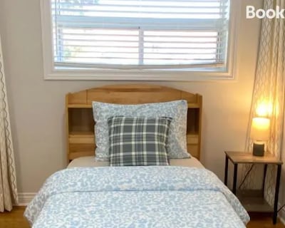 Comfort Main Floor Home Near Subway – Pioneer Village Station, in Toronto