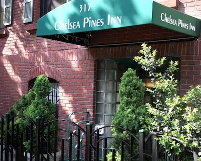 Chelsea Pines Inn