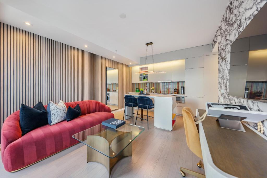 The Pinnacle Suites – Downtown Toronto Entertainment District