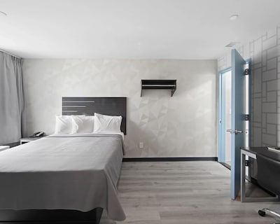 Hotel 365 Bronx
