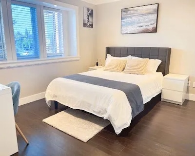 Comfy Private Room & Bath Near Skytrain Metrotown