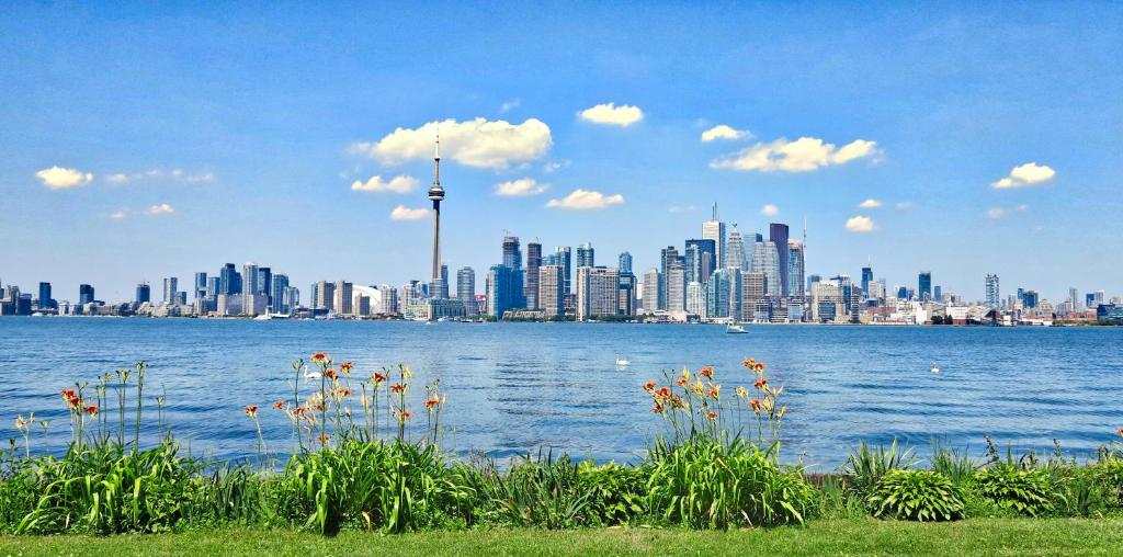 CN Tower Luxe Suites – Prime Downtown Location