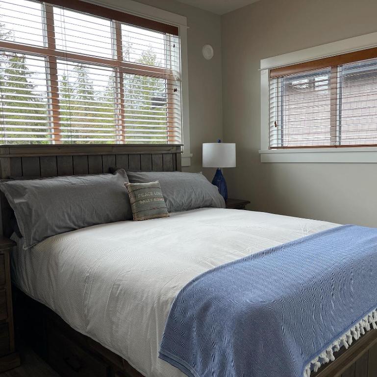 Port Renfrew Oceanfront Retreat