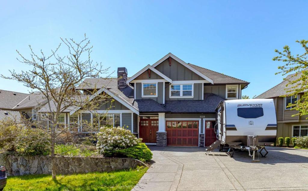 Ground level two bedrooms Suite near Lake and Golf Course