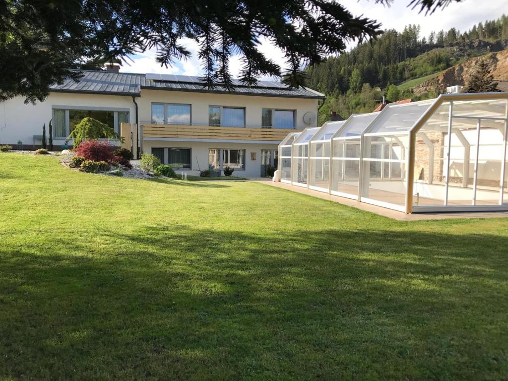 YOGA WOHLFÜHLOASE im Grünen