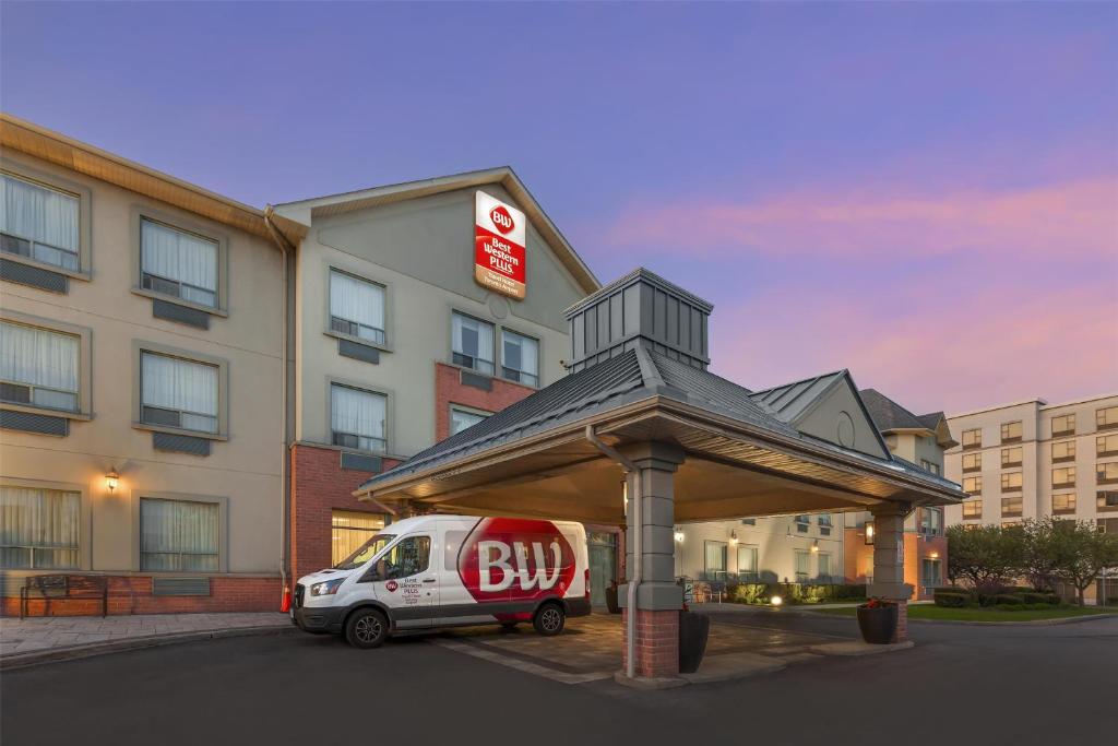 Best Western Plus Travel Hotel Toronto Airport