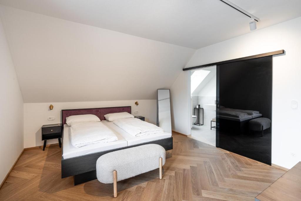 SISTERS Haus Hotel Garni