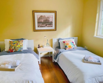 Campbell River 3 Bedroom Fishing Lodge – River View