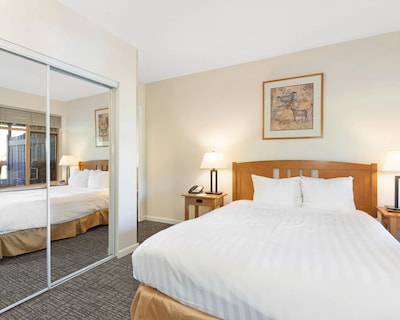 Tyndall Stone Lodge By Whiski Jack