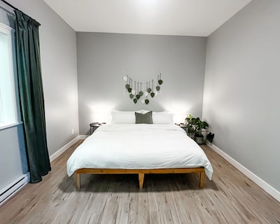 Stylish 2-bedroom Home With Wifi In Sooke