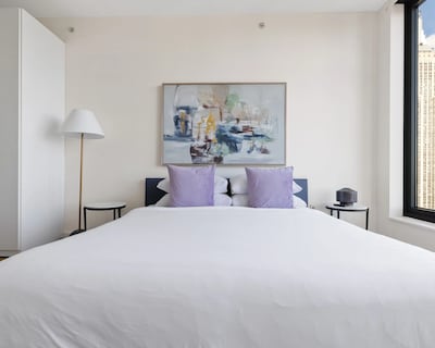 Time Square Luxury Huge Two-Bedroom Apartment King Beds