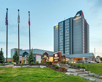 DoubleTree by Hilton Toronto Airport