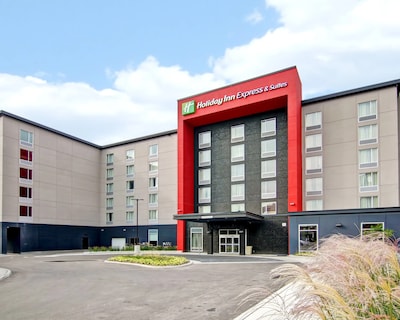 Holiday Inn Express & Suites Oshawa Downtown – Toronto Area By Ihg