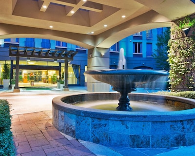 Holiday Inn & Suites North Vancouver By Ihg