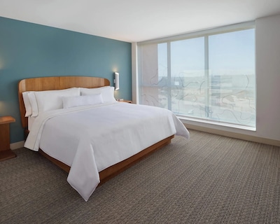 Element Toronto Airport