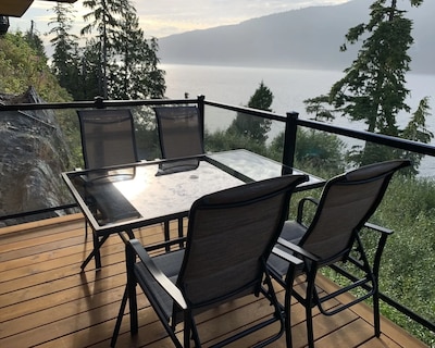 Botany Bay – Oceanfront Luxury Cabin By Eagle Reach