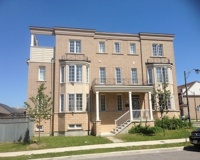 Toronto North Travellers Home