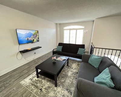 Beautiful Vacation Home Near Toronto Airport