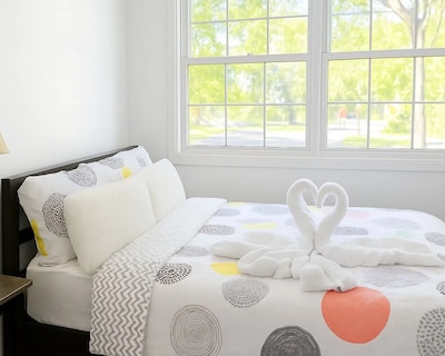 LUXURIOUS 5BR Full House Toronto Nort & Wonderland