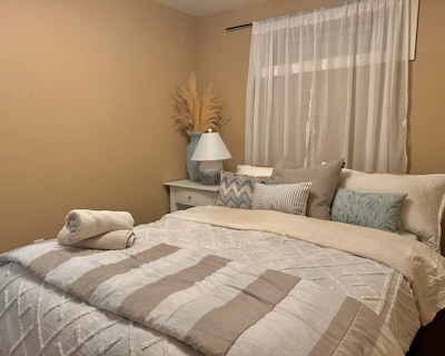 New Modern 1 Bd Suite Close To Dt