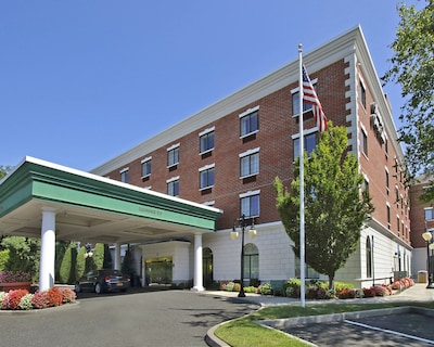 Hampton Inn & Suites Rockville Centre