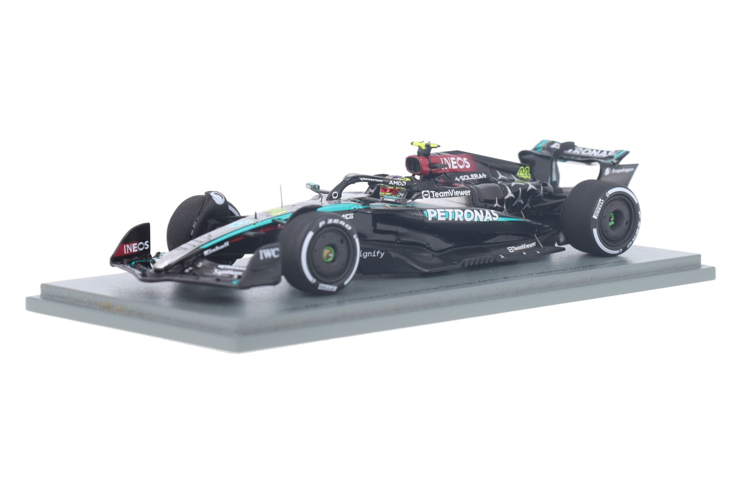 Mercedes-AMG F1 W15 E Performance – Modelauto schaal 1:43