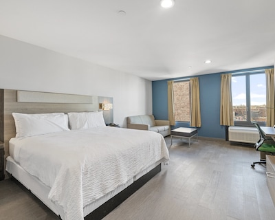 Holiday Inn Express & Suites Bronx – Nyc By Ihg