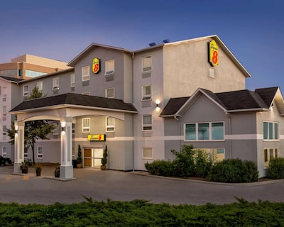 Super 8 by Wyndham Ajax/Toronto On