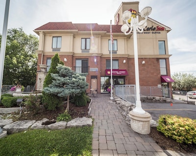 Monte Carlo Inn Toronto West Suites