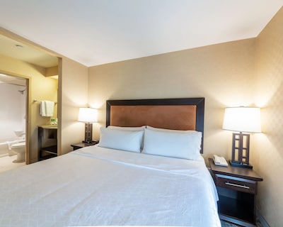 Holiday Inn Express & Suites Riverport Richmond By Ihg