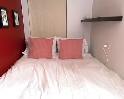 Chic And Comfortable 5-bed Retreat In East Village.