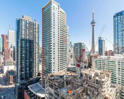 Trendy Suite In The Toronto Entertainment District