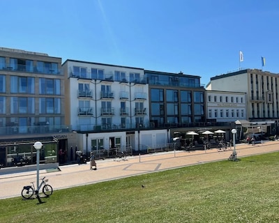 Luxury Right By The Sea And With A View Of The Milchbar Norderney. Vacation Apartment For Two People.