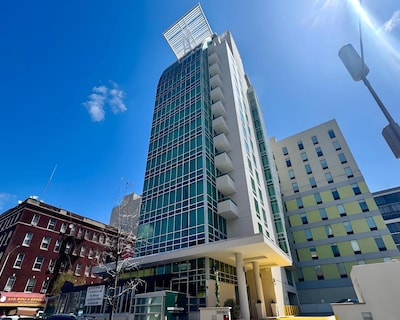 LIC Manhattan View Hotel